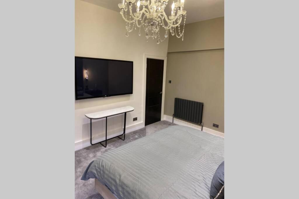 Luxury Royal Mile Boutique 2Bedroom Apartment 에든버러 외부 사진