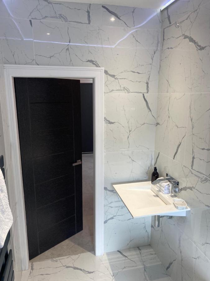 Luxury Royal Mile Boutique 2Bedroom Apartment 에든버러 외부 사진