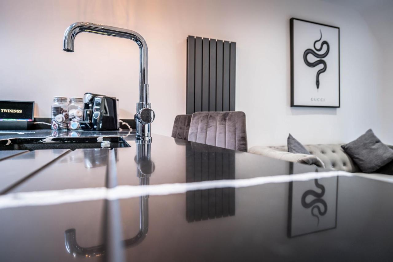 Luxury Royal Mile Boutique 2Bedroom Apartment 에든버러 외부 사진
