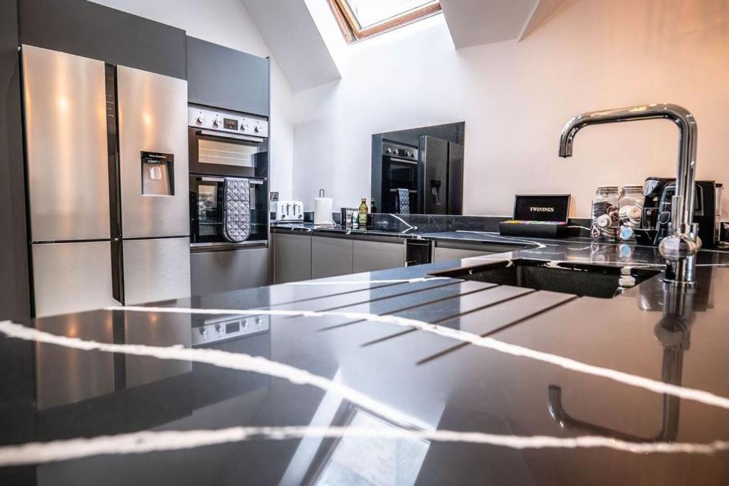 Luxury Royal Mile Boutique 2Bedroom Apartment 에든버러 외부 사진